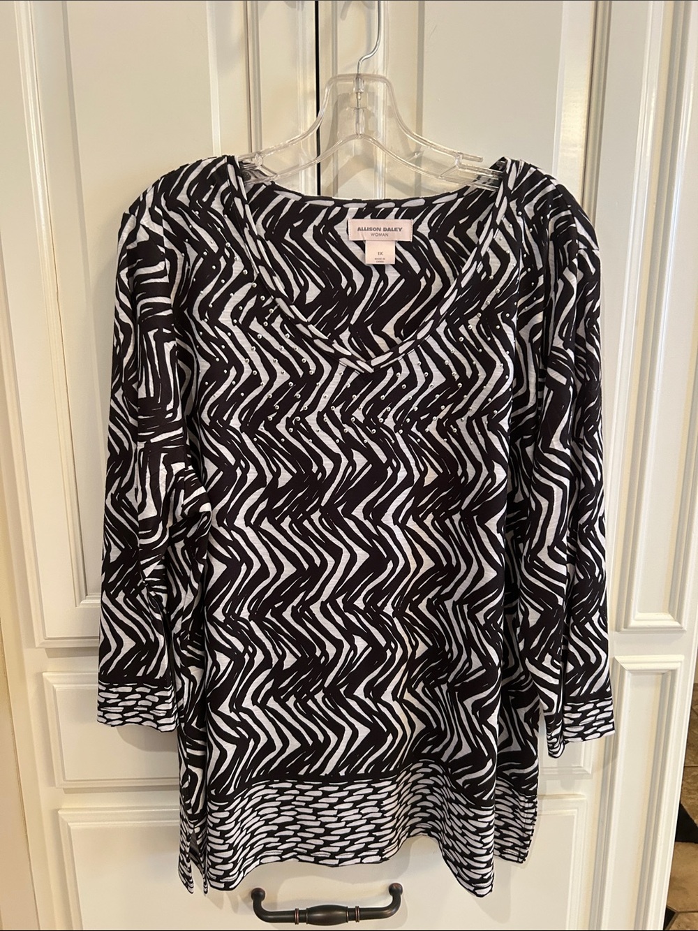 Allison Daley Black & White Zigzag Scoop Neck Tunic
